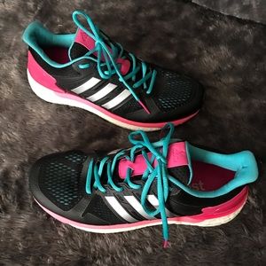 Women’s Adidas Ultra Boost 💖 Size 8.5